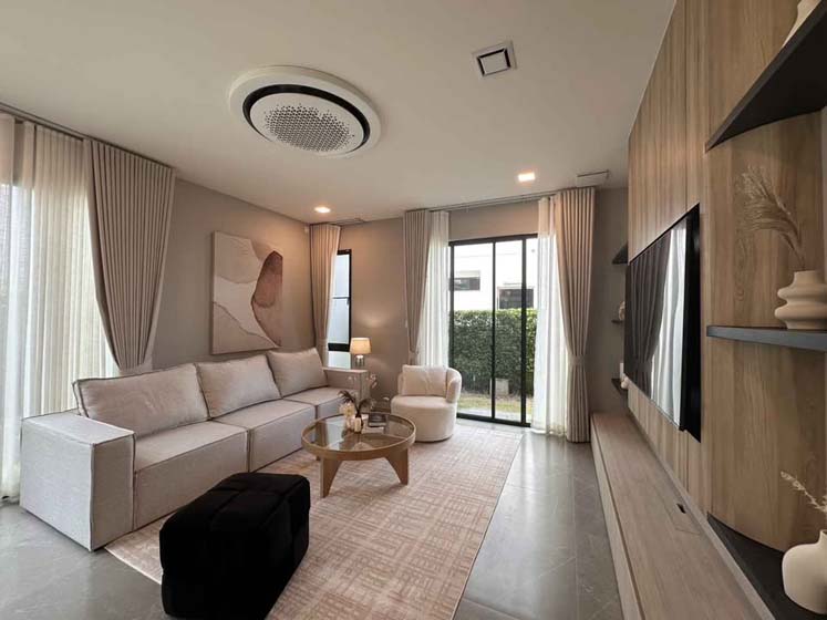 House with Shared Pool for rent in Bangnatrad (near Bangkok Patana School)